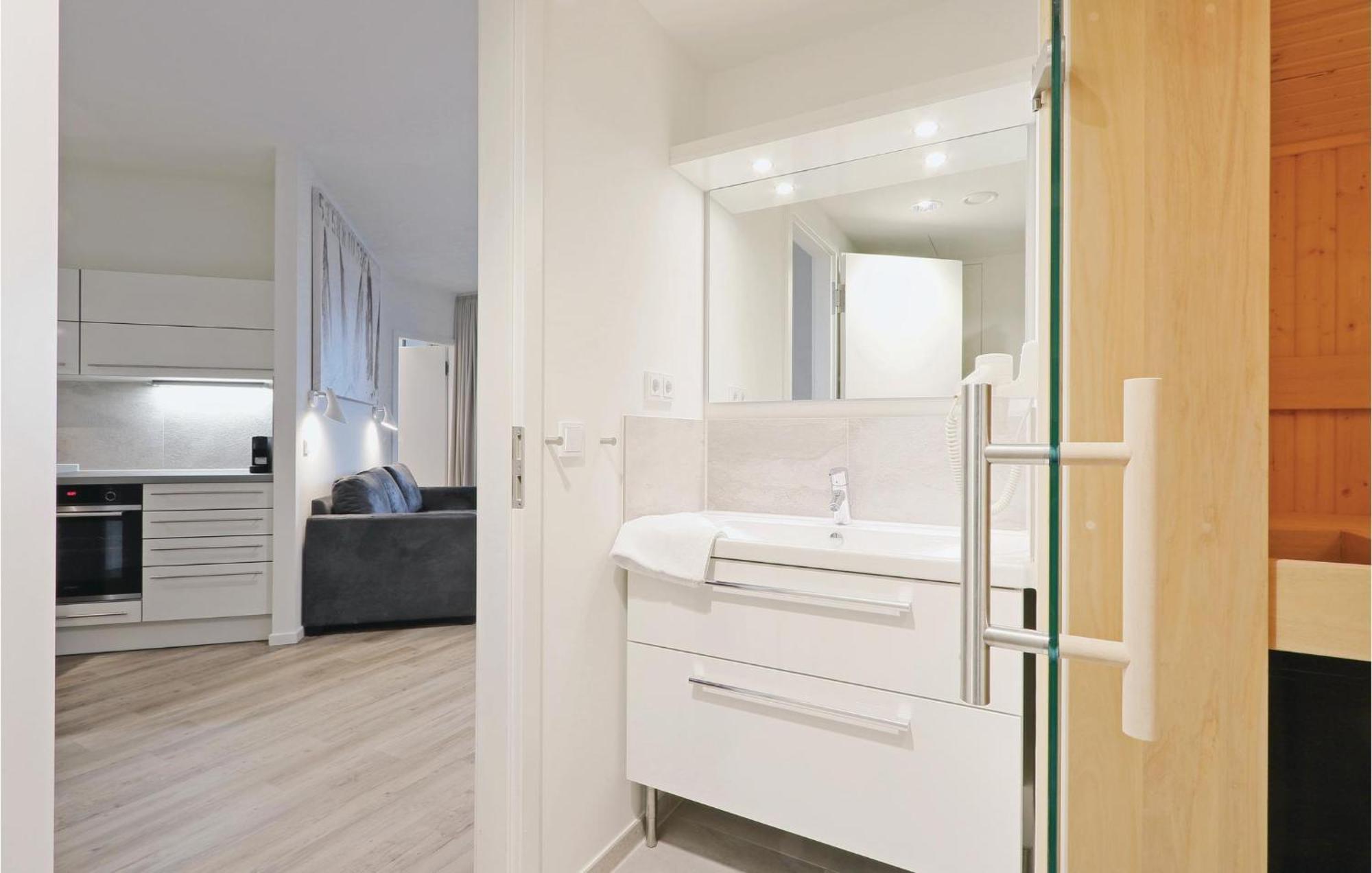 Stunning Apartment In Luebeck Travemuende With Wifi מראה חיצוני תמונה